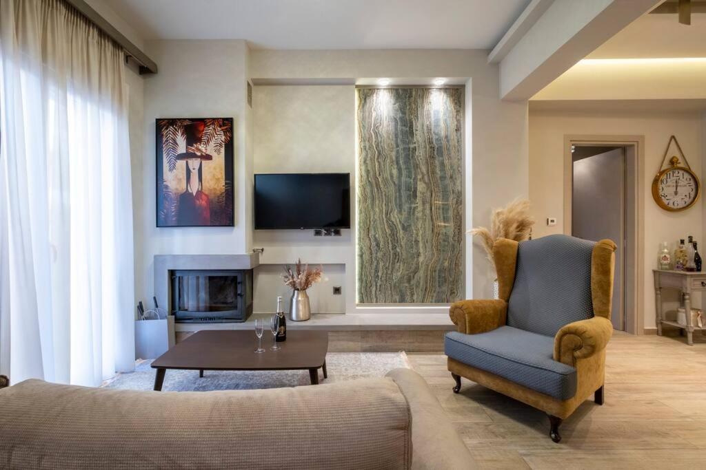Maison De Luxx A10, Cozy Apartment With Garden In Λάρισα Εξωτερικό φωτογραφία